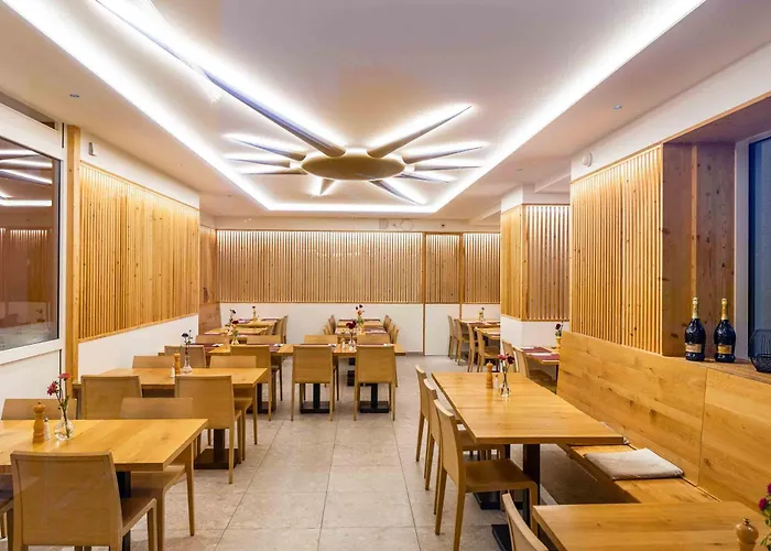 弗兰科旅馆 2* 圣莫里茨