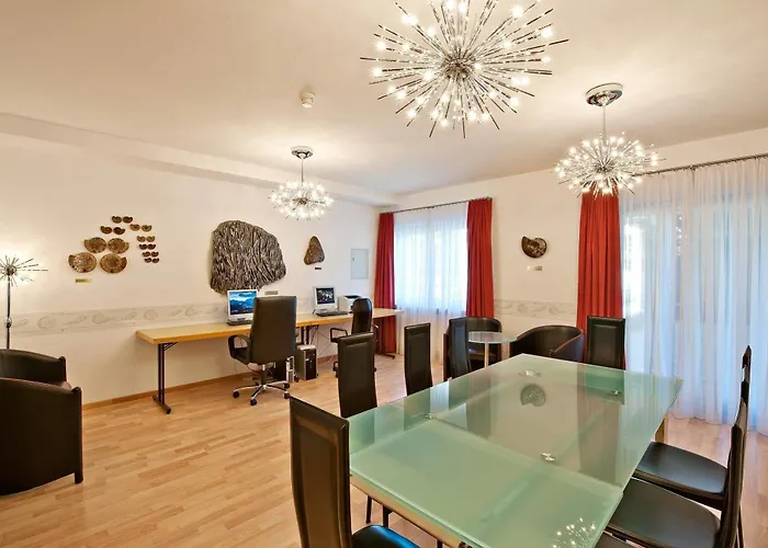 弗兰科旅馆 2* 圣莫里茨